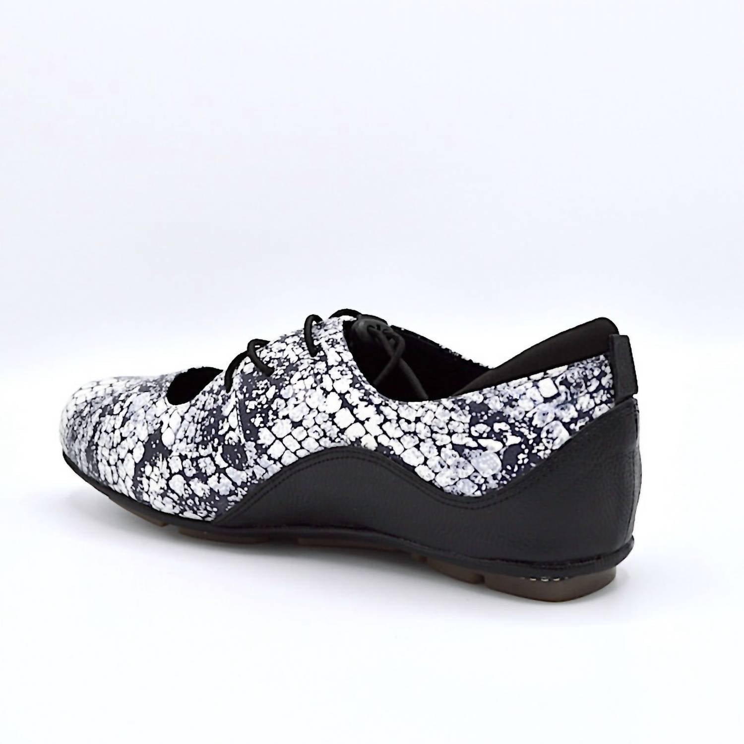 Chelsea Jones - Women's Vibe Slip-on Flat Shoes - Image 4