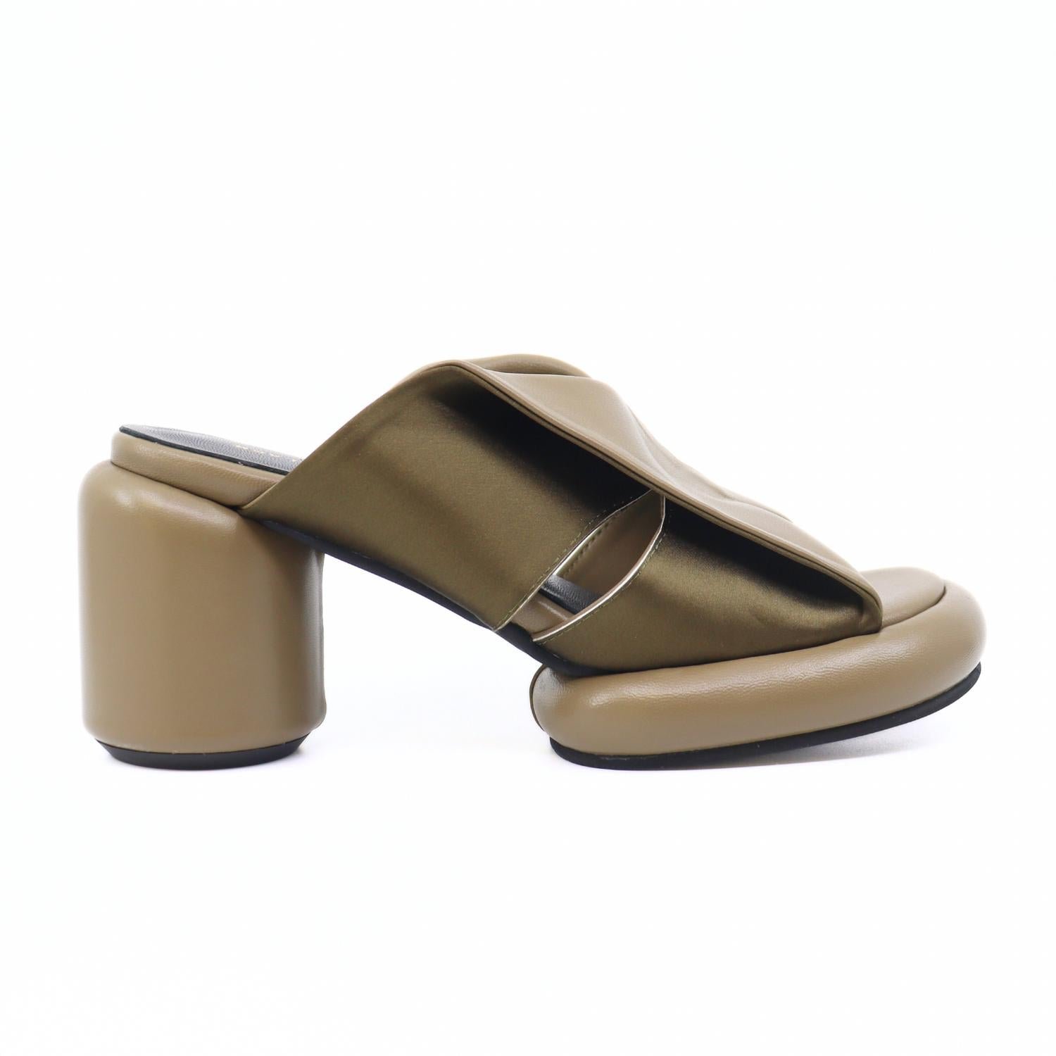 All Black - Women Mod Collar Mule - Image 3