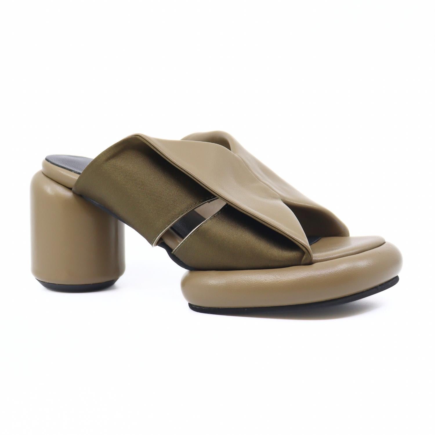 All Black - Women Mod Collar Mule