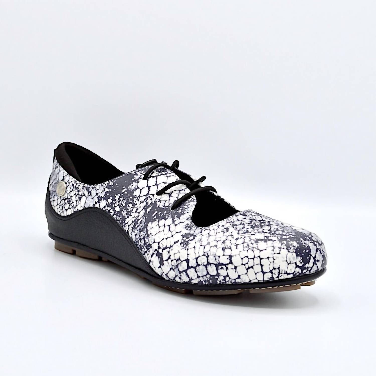 Chelsea Jones - Women's Vibe Slip-on Flat Shoes - Image 3