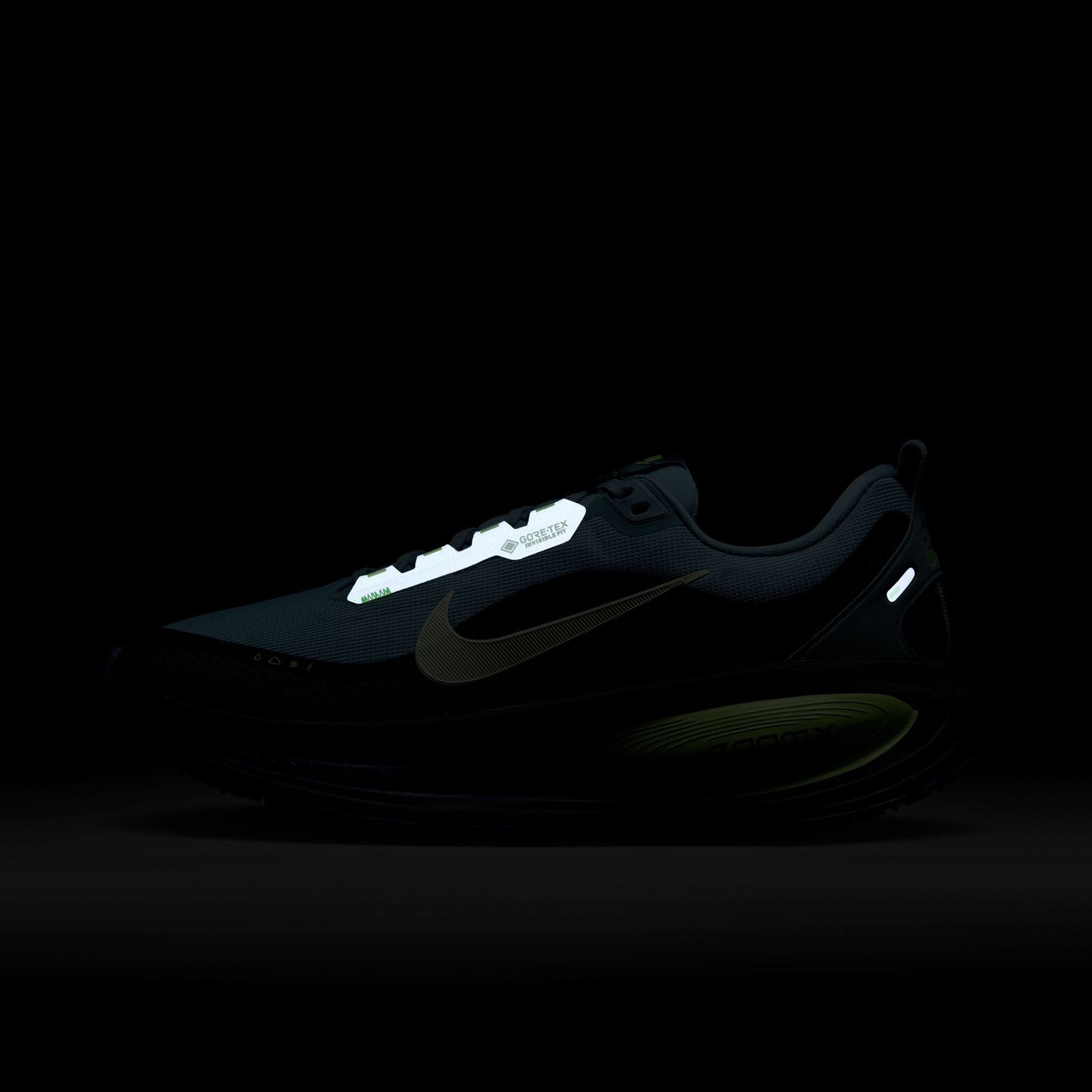 Men's Vomero 18 GORE-TEX (300 - Seaweed/Barley Volt-Cannon-Volt) - Image 11