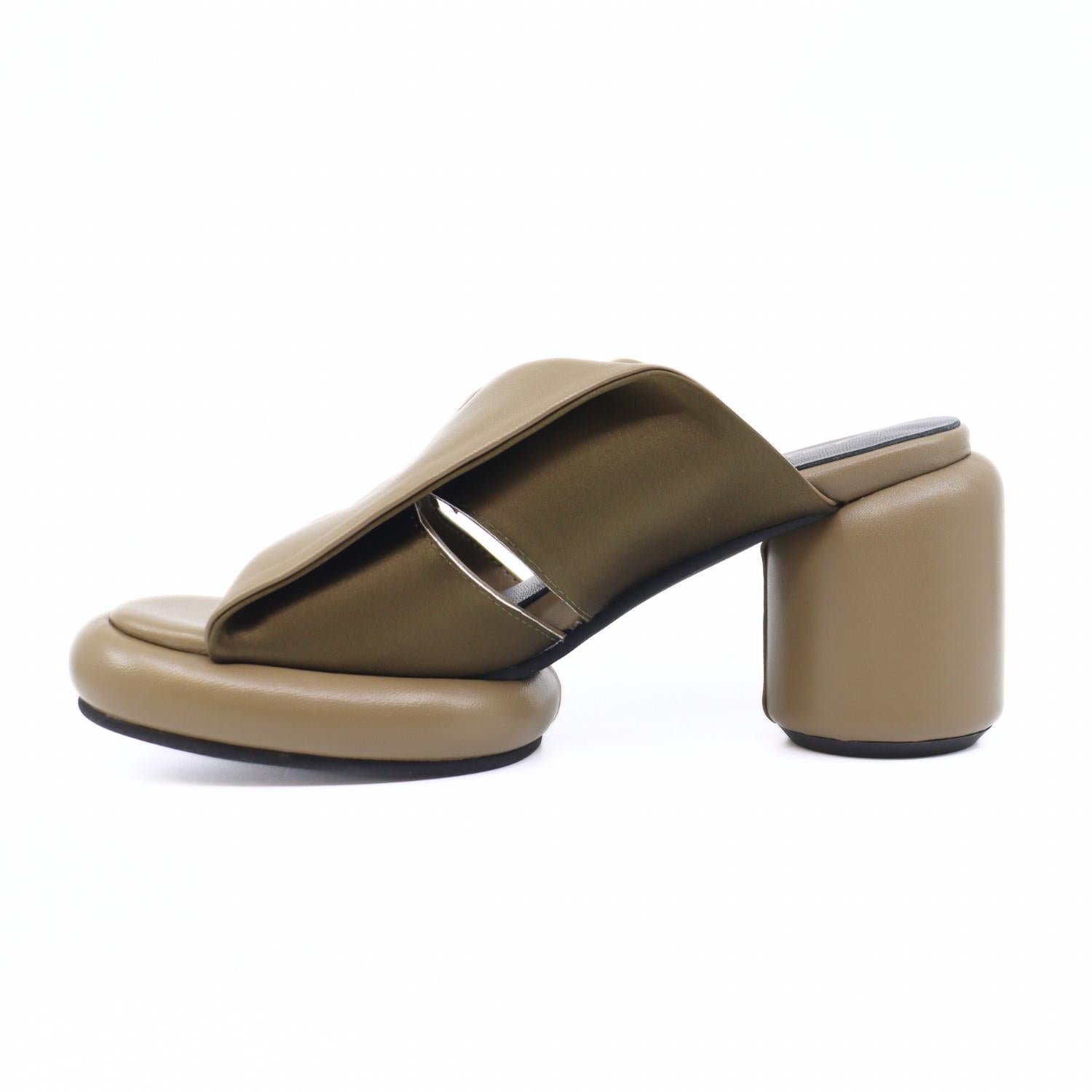 All Black - Women Mod Collar Mule - Image 4